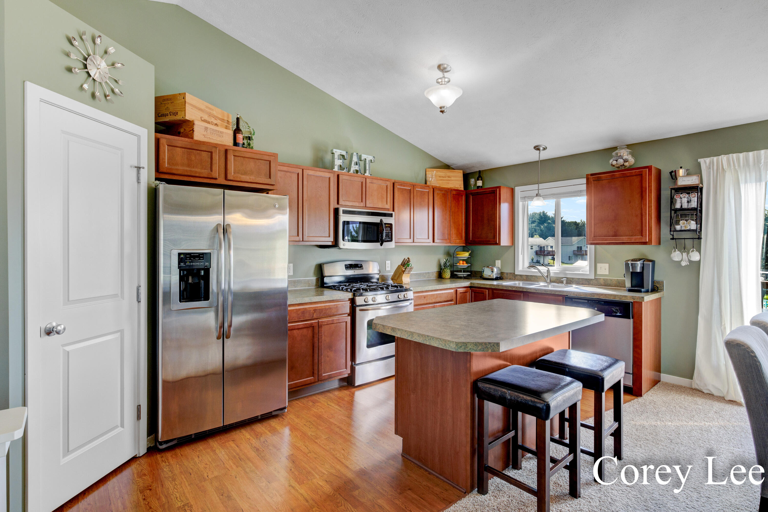 514 Clear Wood Drive SE