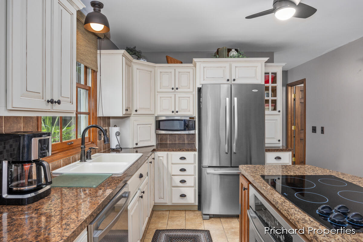 3911 McNaughton Hls Drive