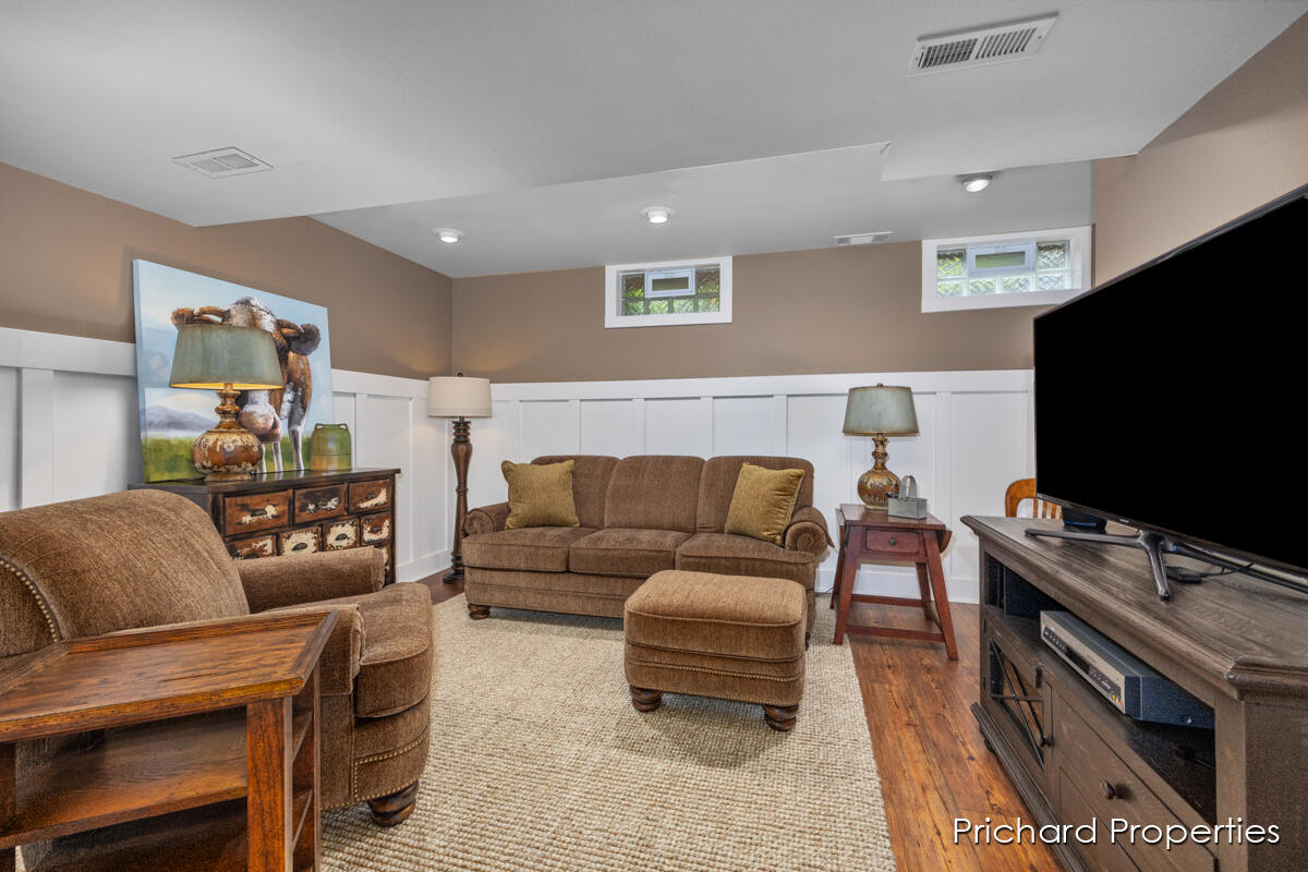 3911 McNaughton Hls Drive