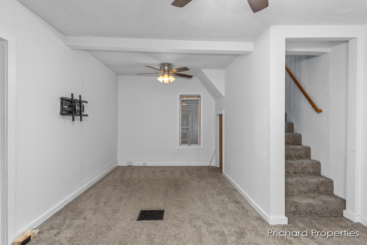 1222 Courtney Street NW