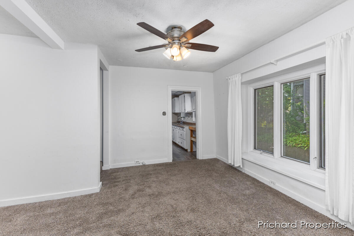 1222 Courtney Street NW