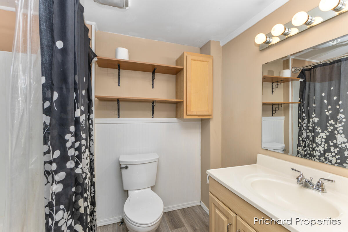 1222 Courtney Street NW