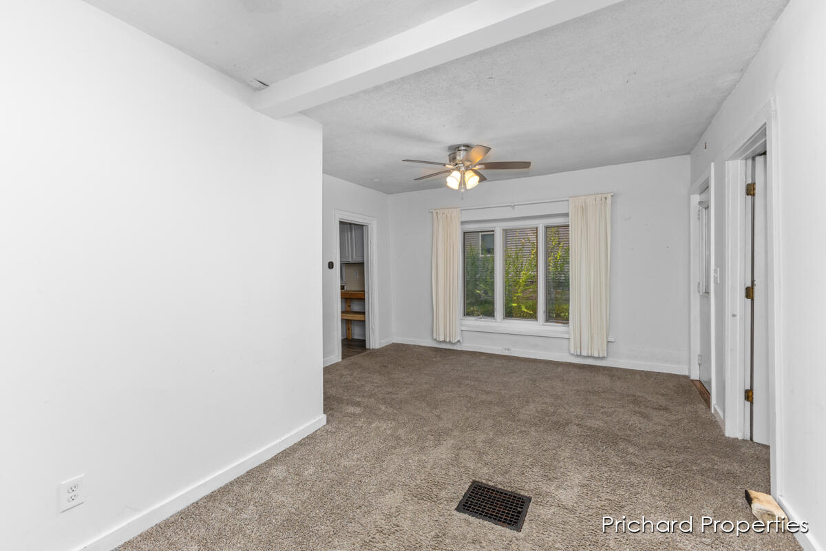 1222 Courtney Street NW