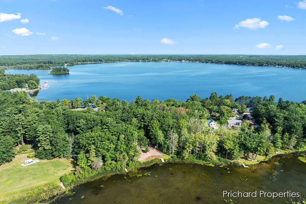 11670 Lake Shore Drive