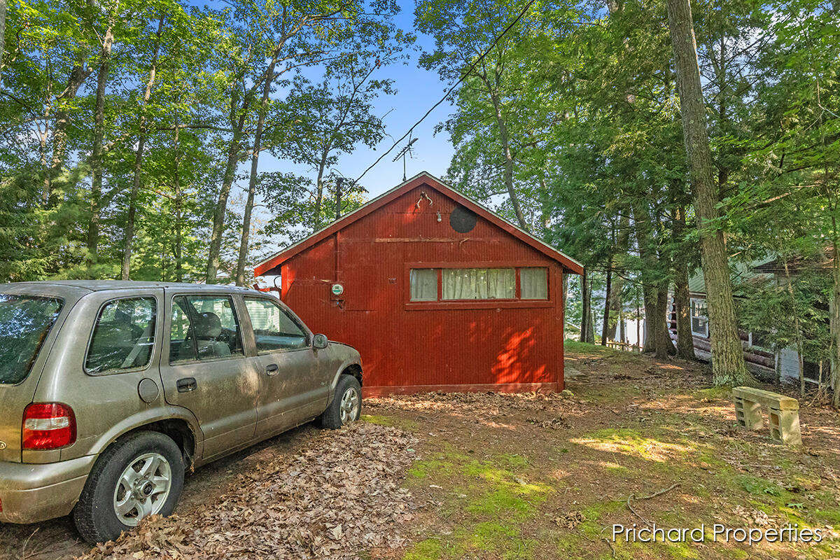 11670 Lake Shore Drive