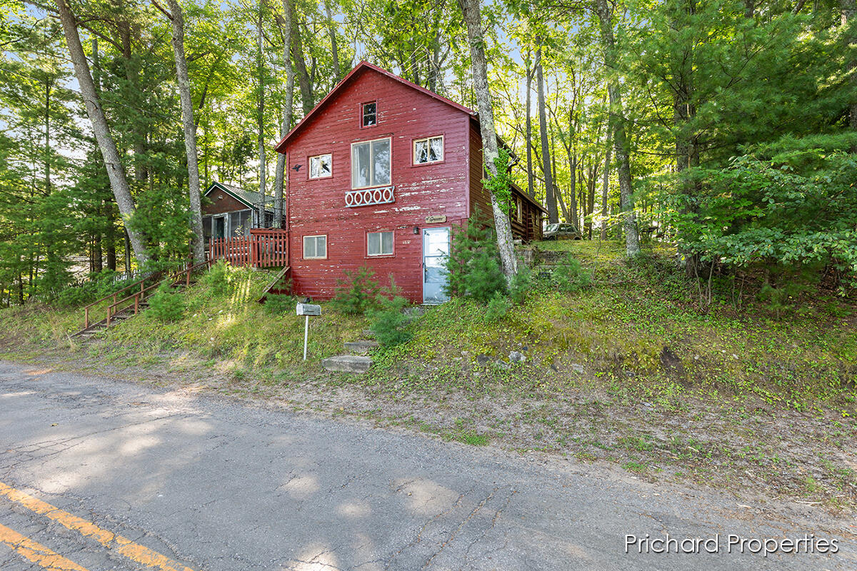 11670 Lake Shore Drive