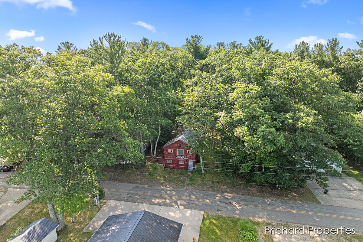 11670 Lake Shore Drive