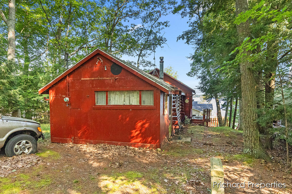 11670 Lake Shore Drive