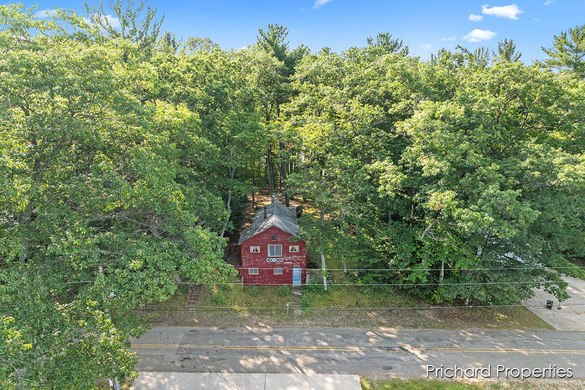 11670 Lake Shore Drive