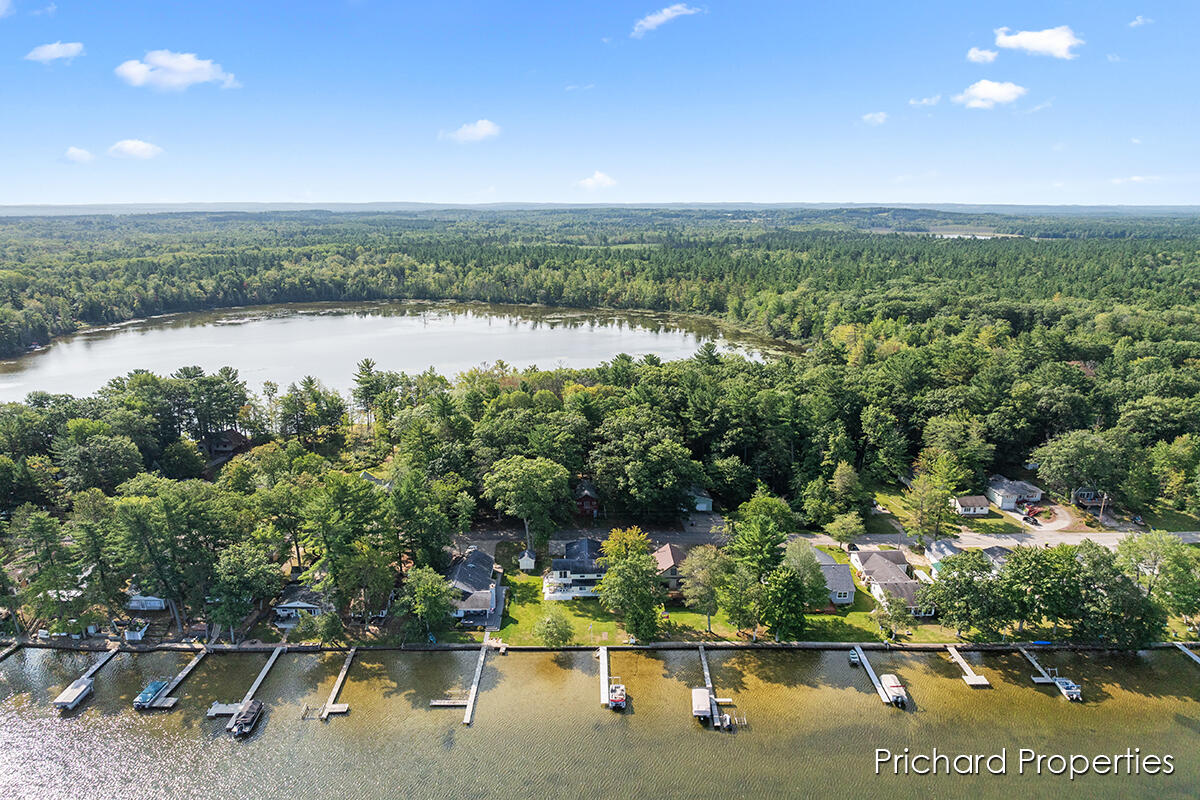 11670 Lake Shore Drive