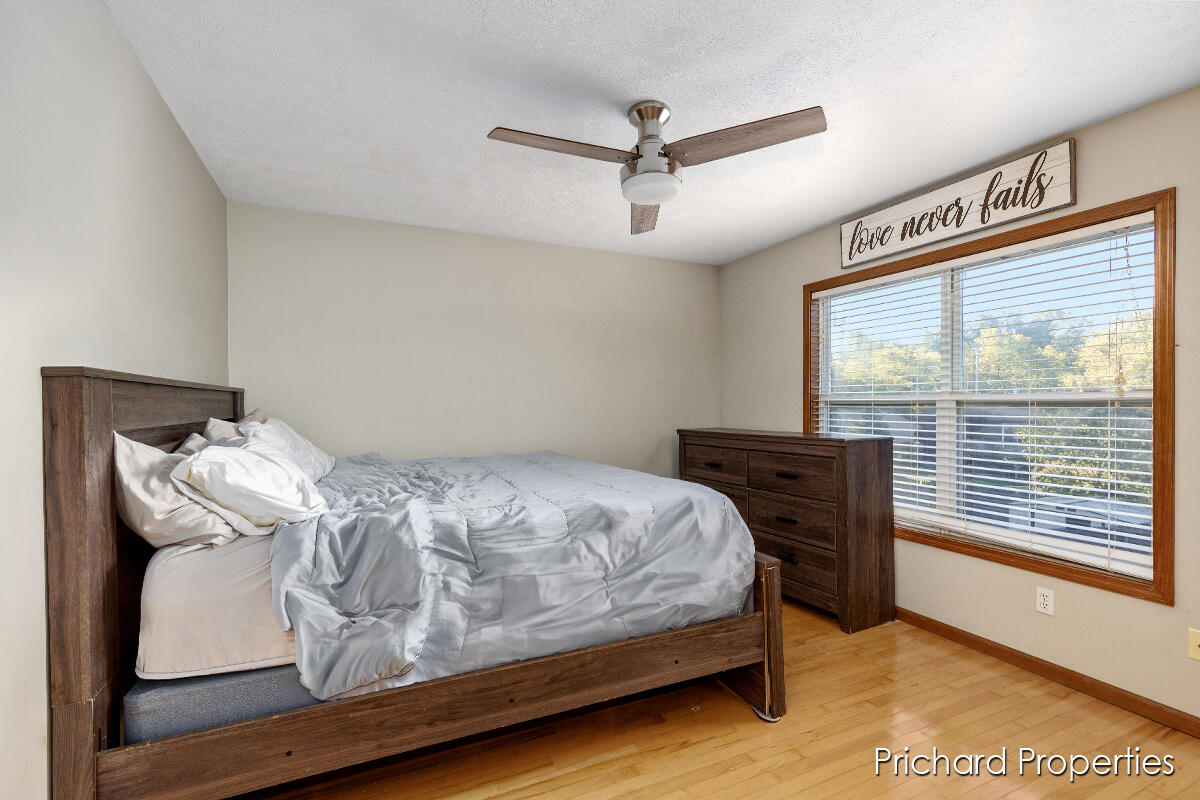 1630 Diamond Court NE