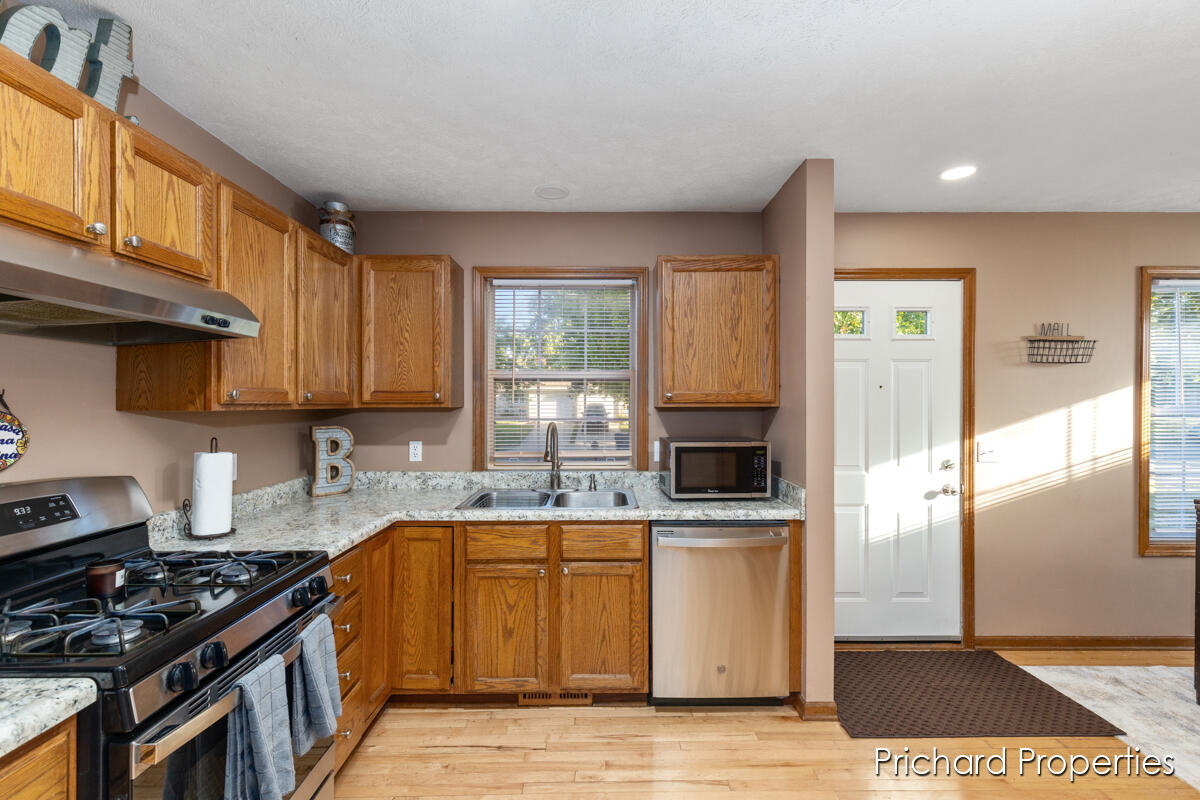 1630 Diamond Court NE