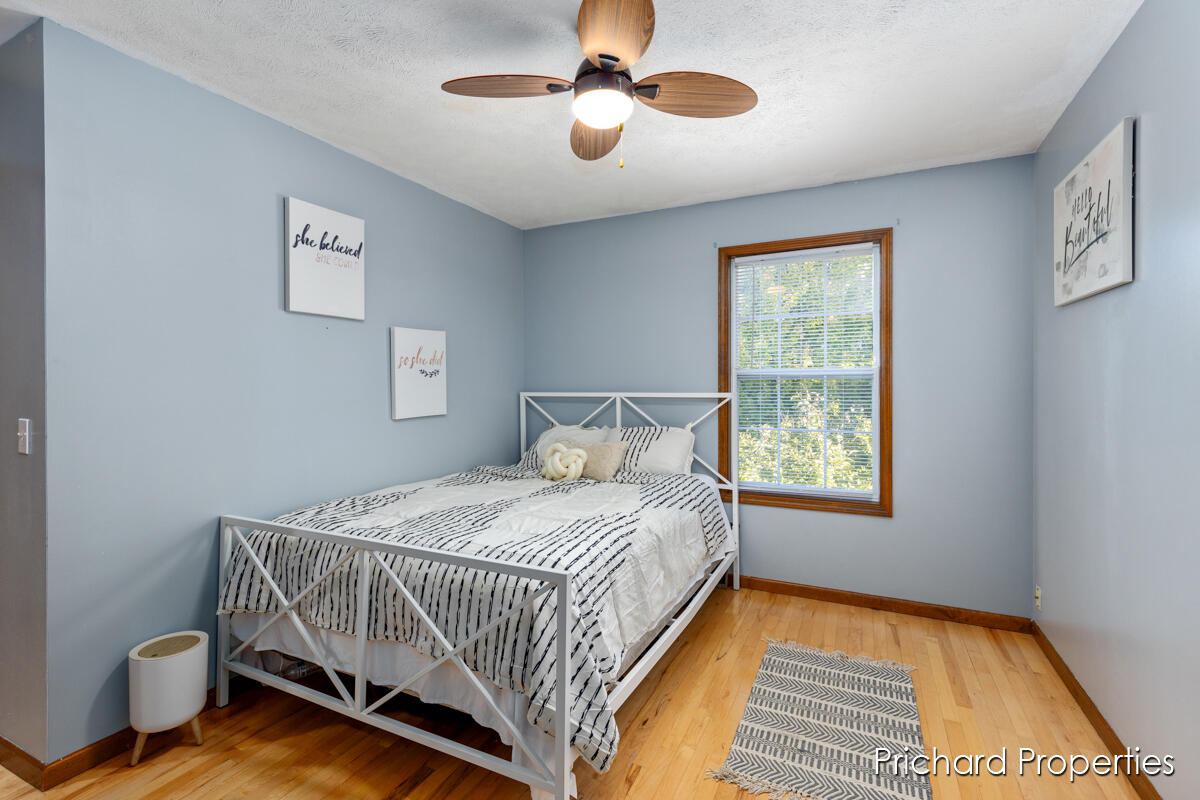 1630 Diamond Court NE