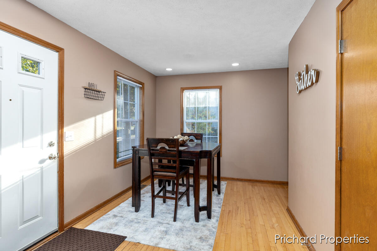 1630 Diamond Court NE