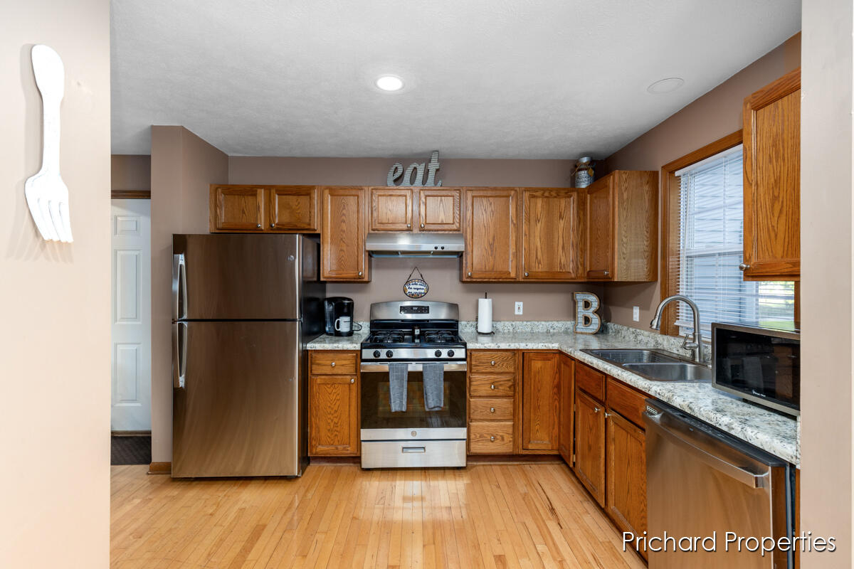 1630 Diamond Court NE