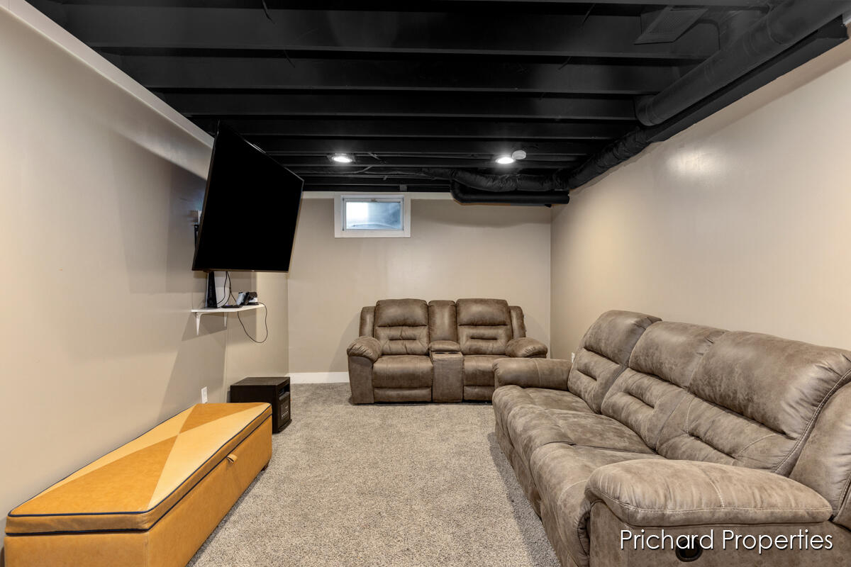 1630 Diamond Court NE