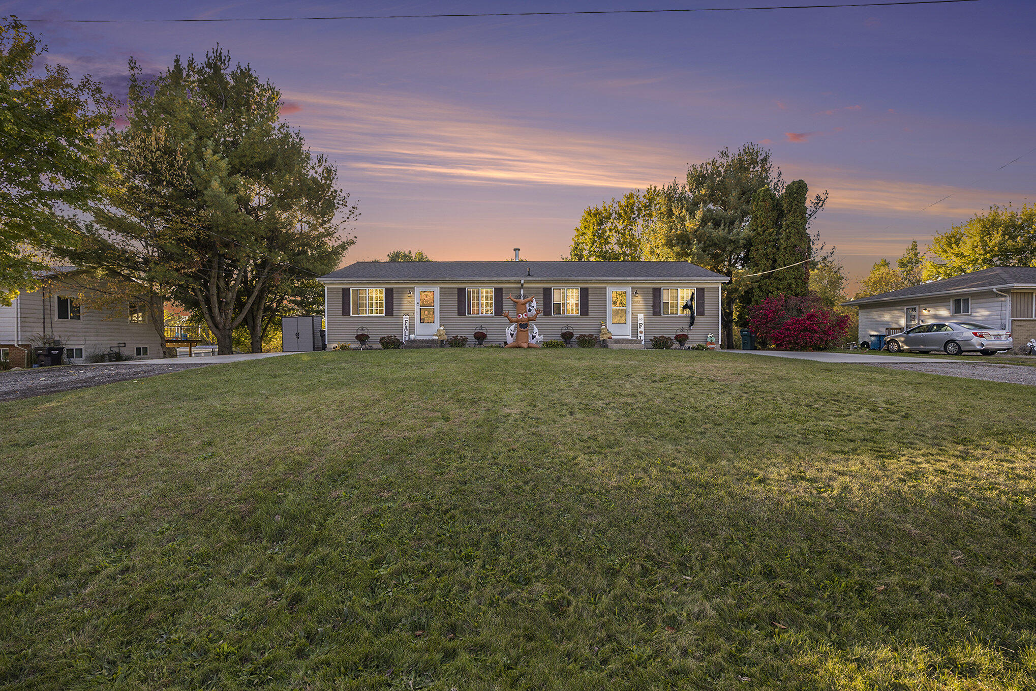 11071/ 11073 Mountain Ash Avenue NW