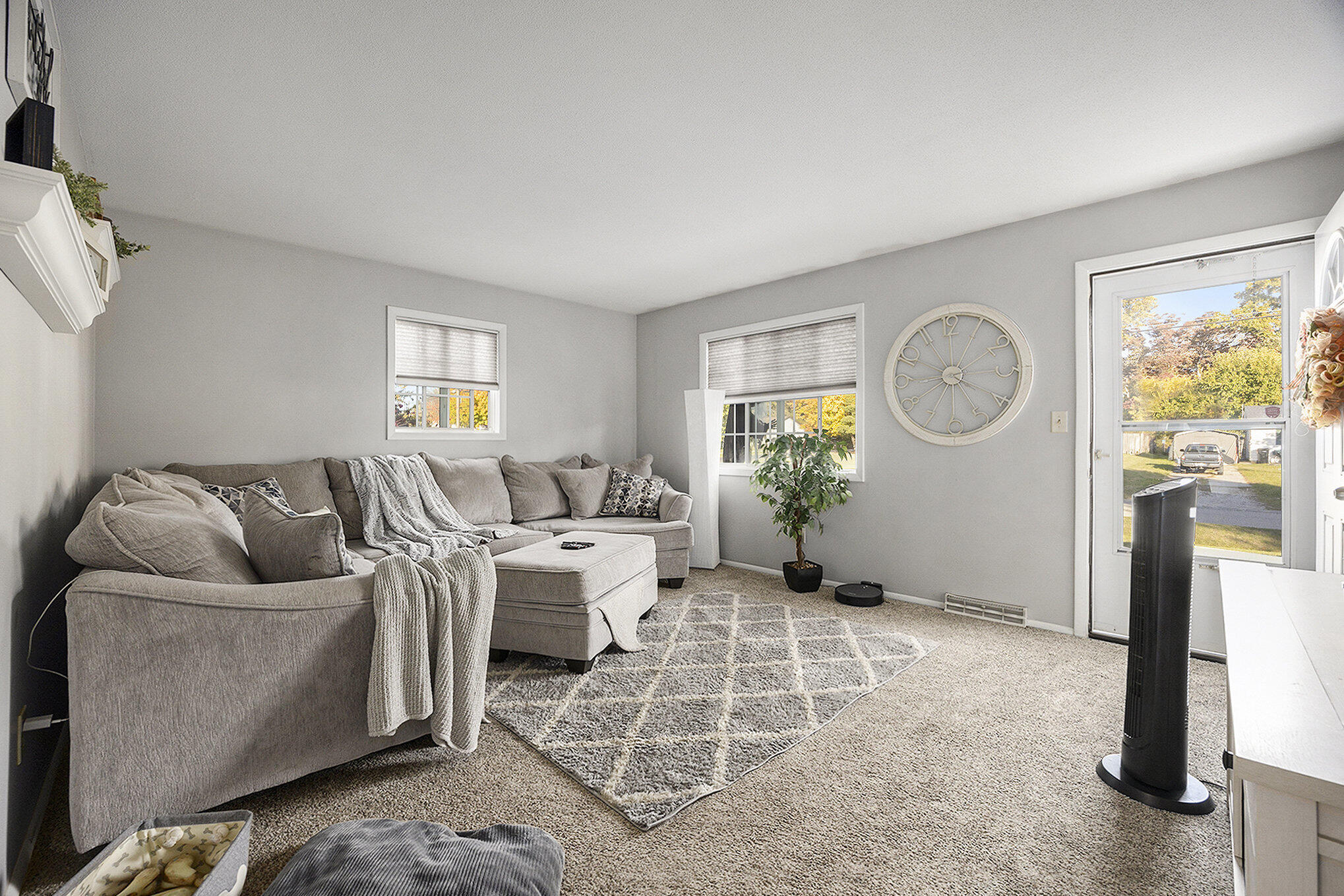 11071/ 11073 Mountain Ash Avenue NW