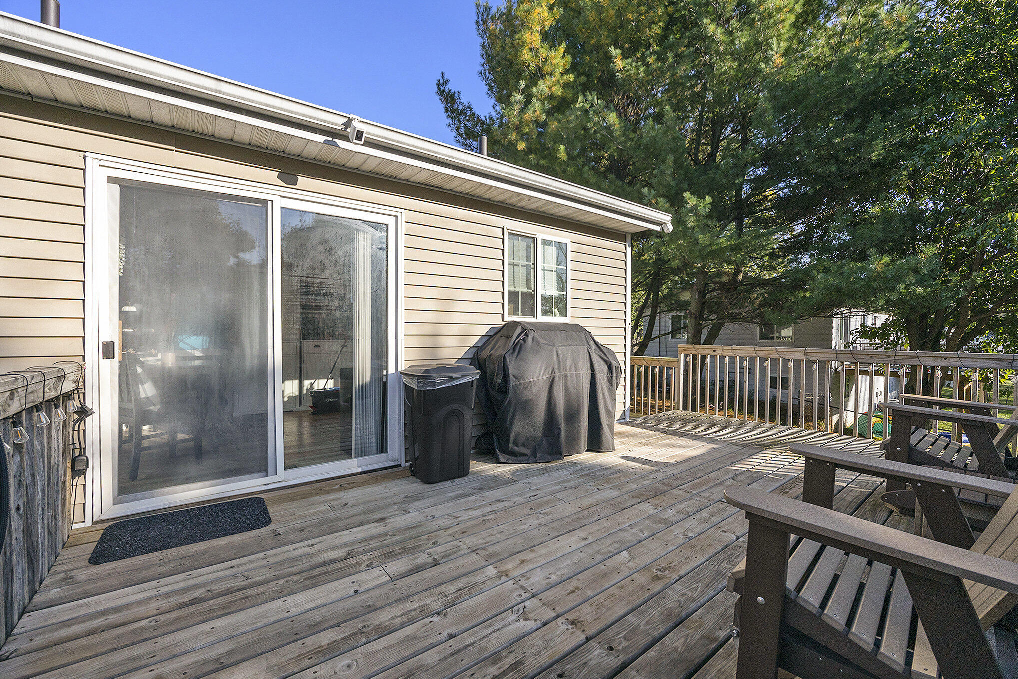 11071/ 11073 Mountain Ash Avenue NW