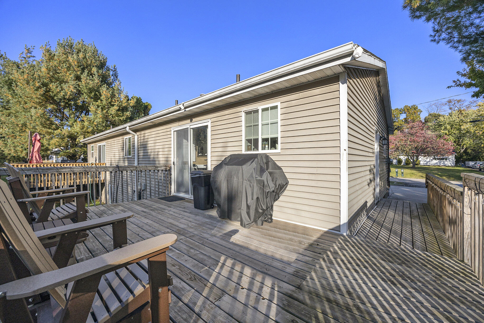 11071/ 11073 Mountain Ash Avenue NW