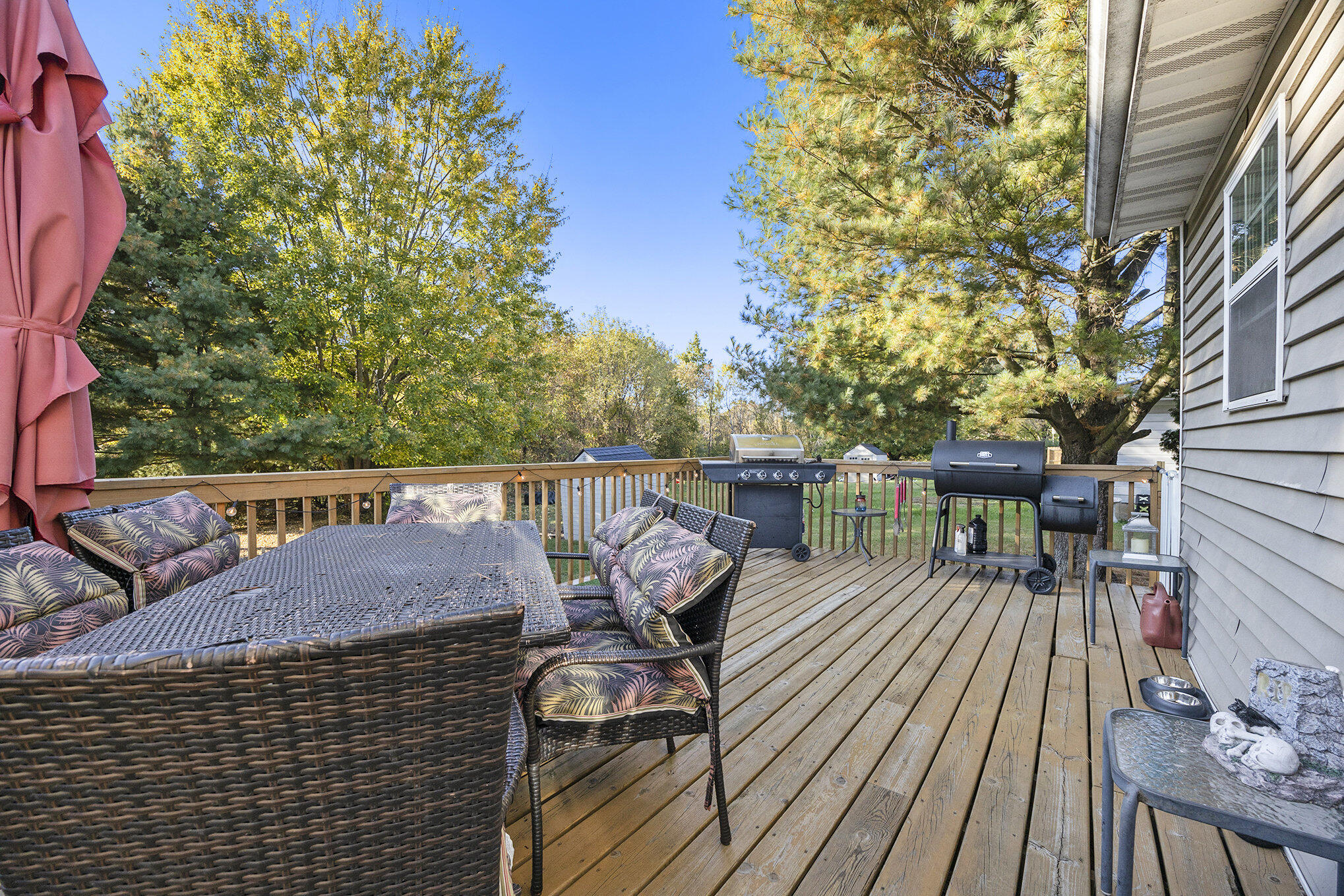 11071/ 11073 Mountain Ash Avenue NW