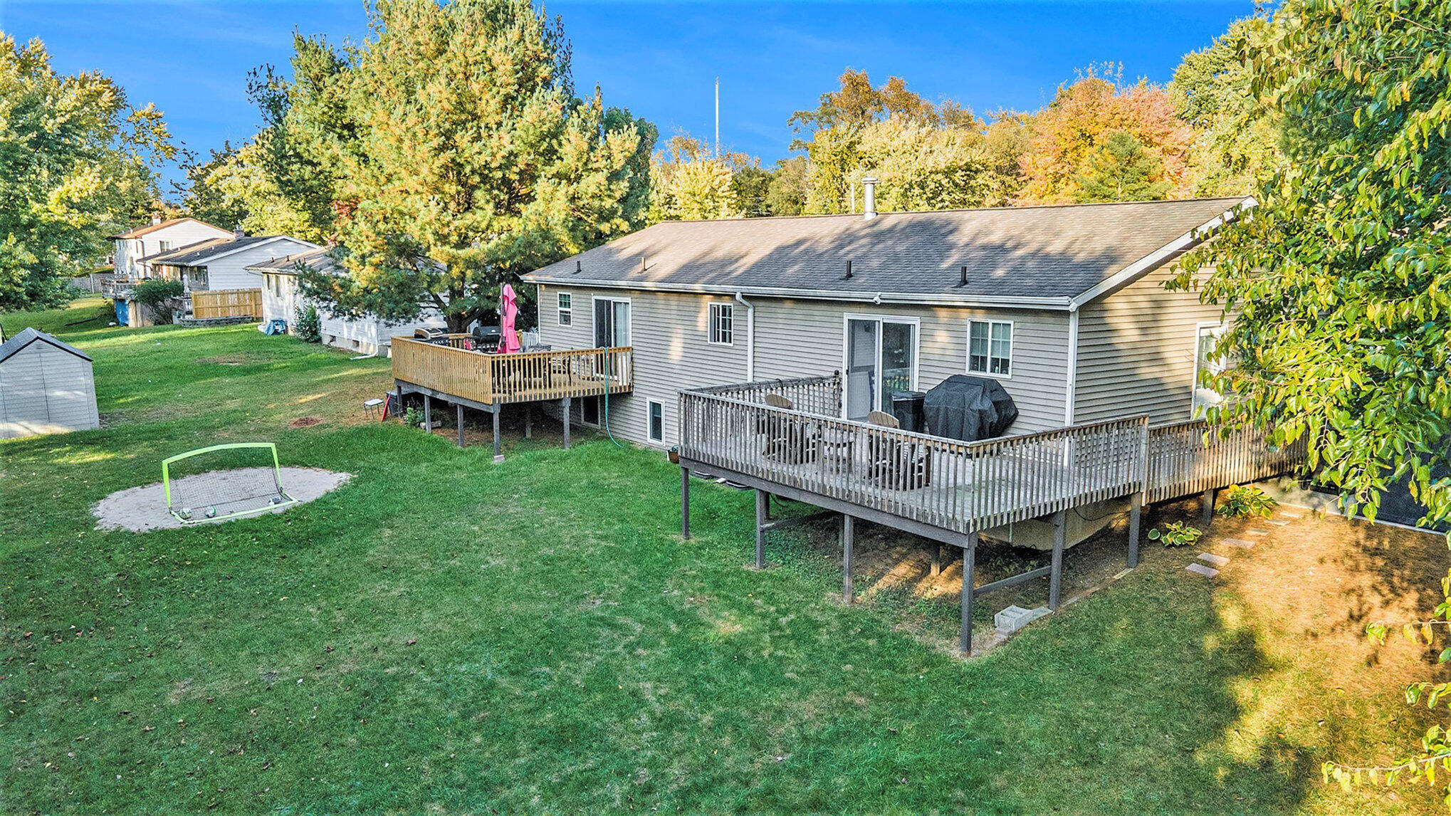 11071/ 11073 Mountain Ash Avenue NW