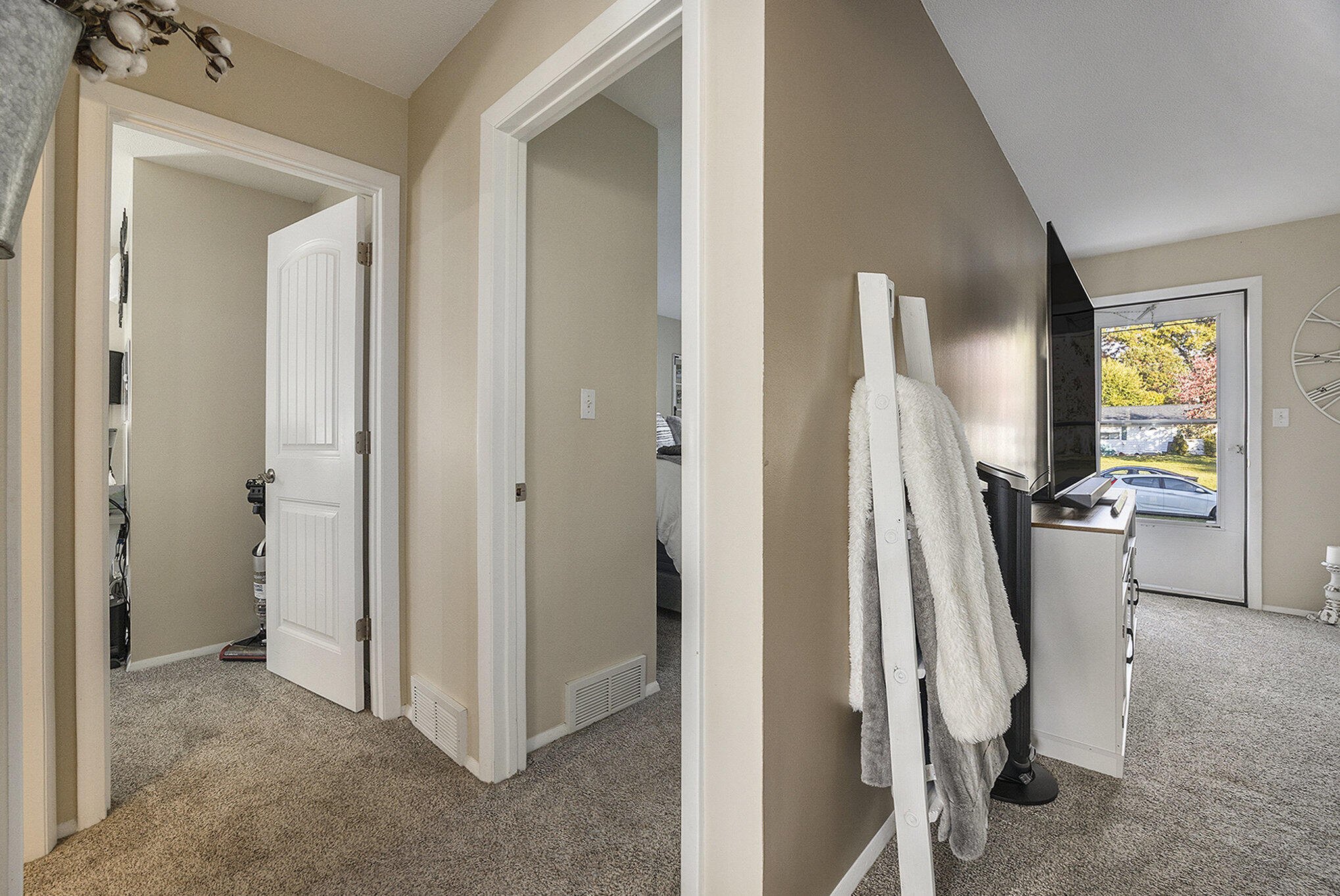 11071/ 11073 Mountain Ash Avenue NW