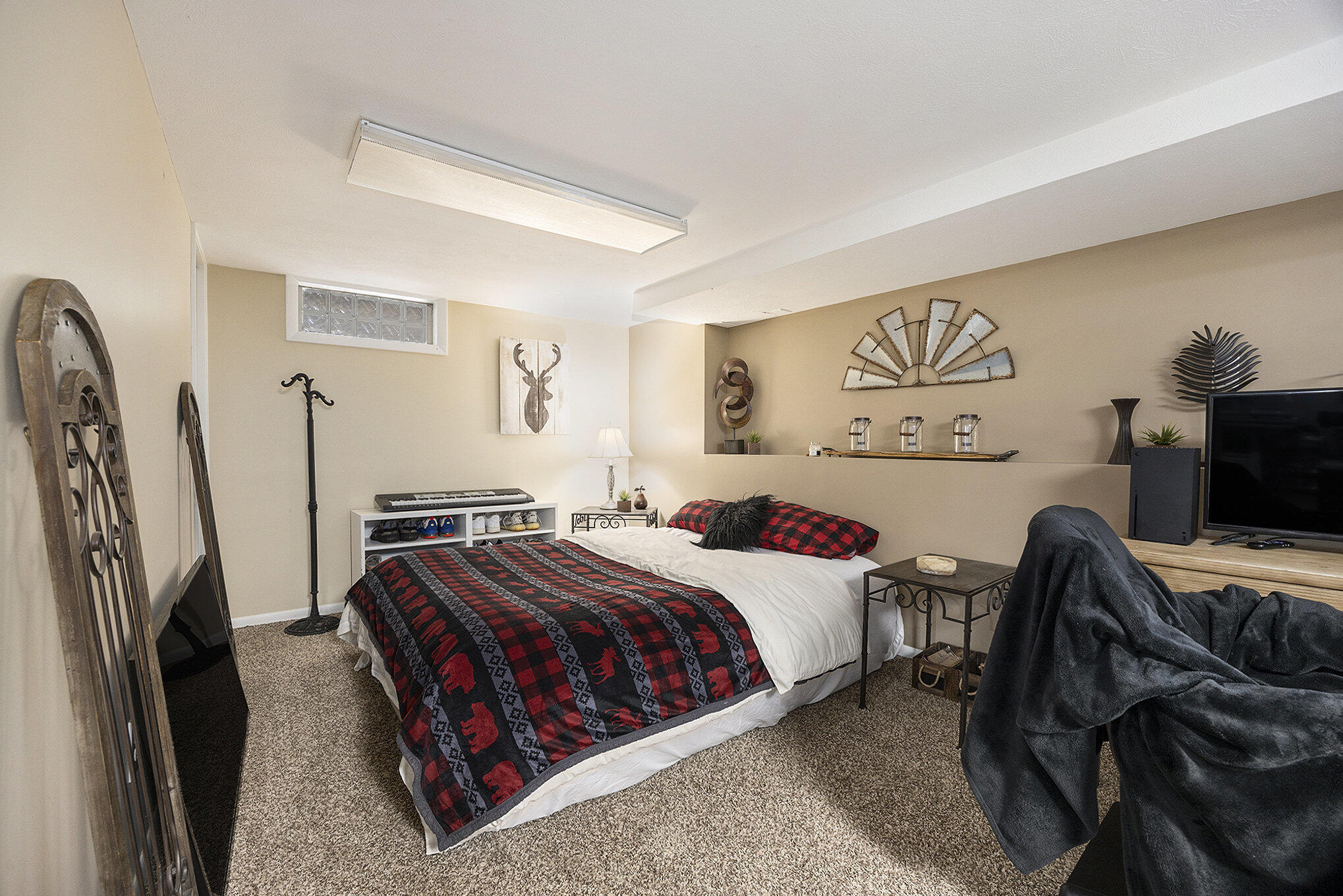 11071/ 11073 Mountain Ash Avenue NW