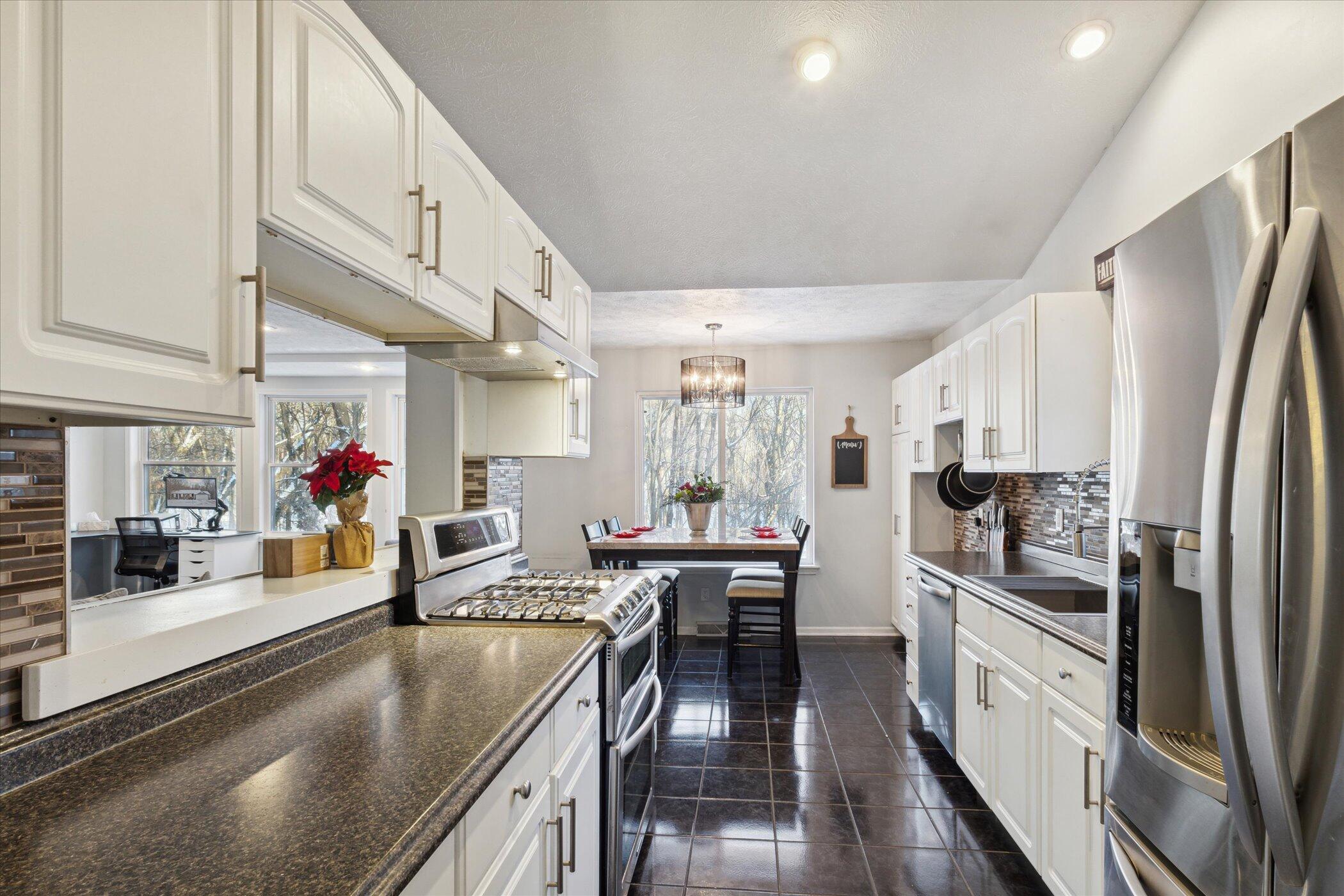 4238 Summerwind Avenue NE