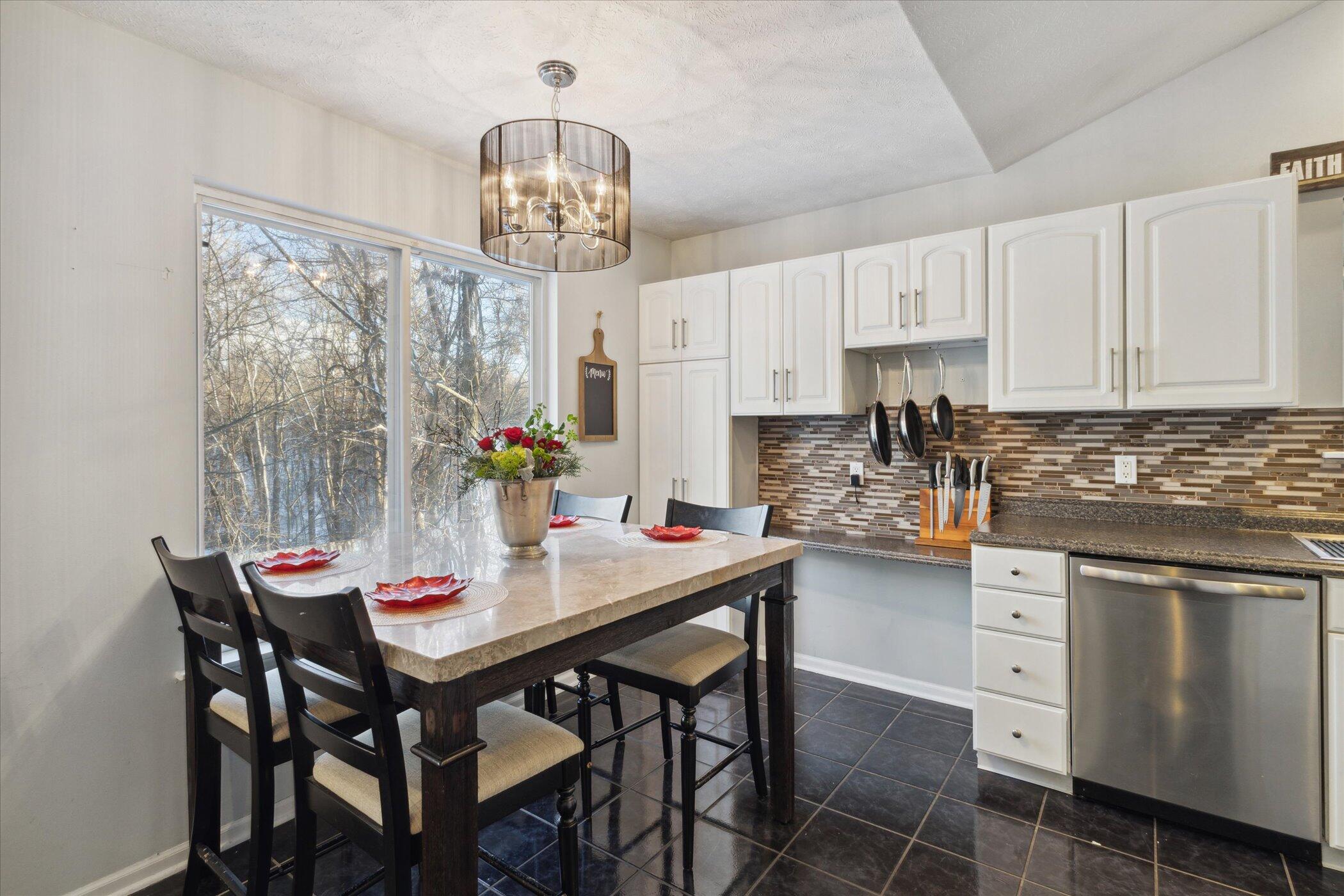 4238 Summerwind Avenue NE