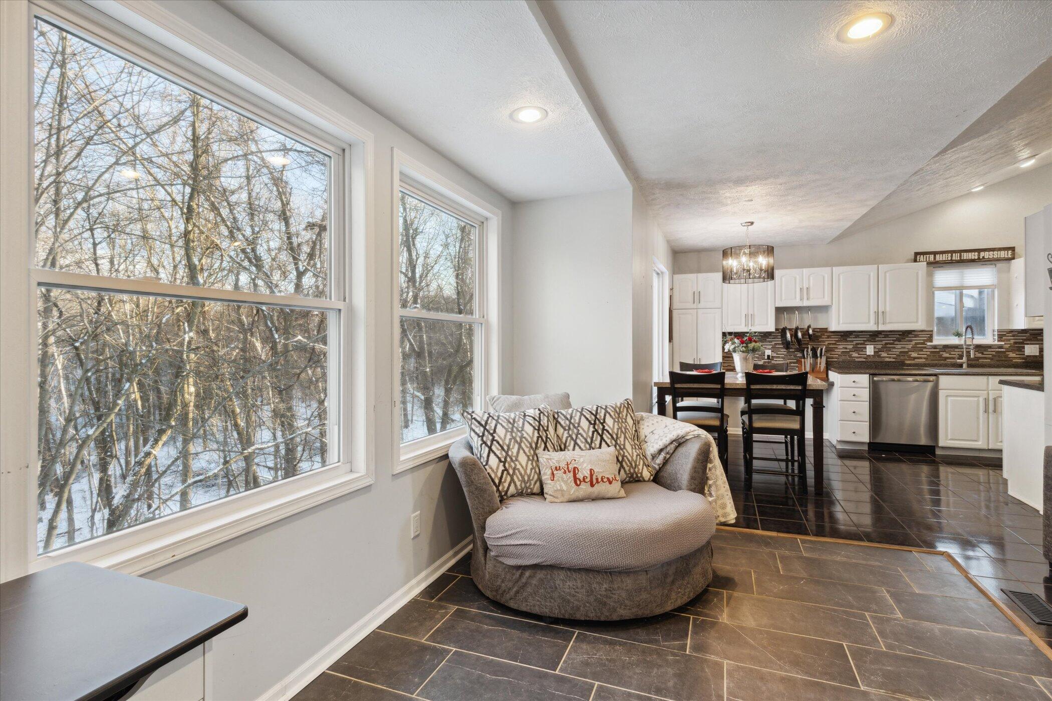 4238 Summerwind Avenue NE