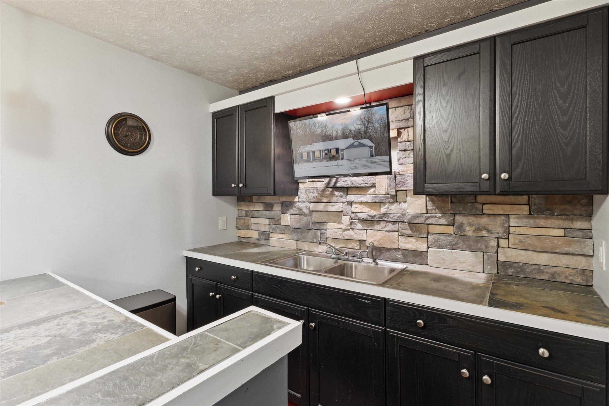 4238 Summerwind Avenue NE