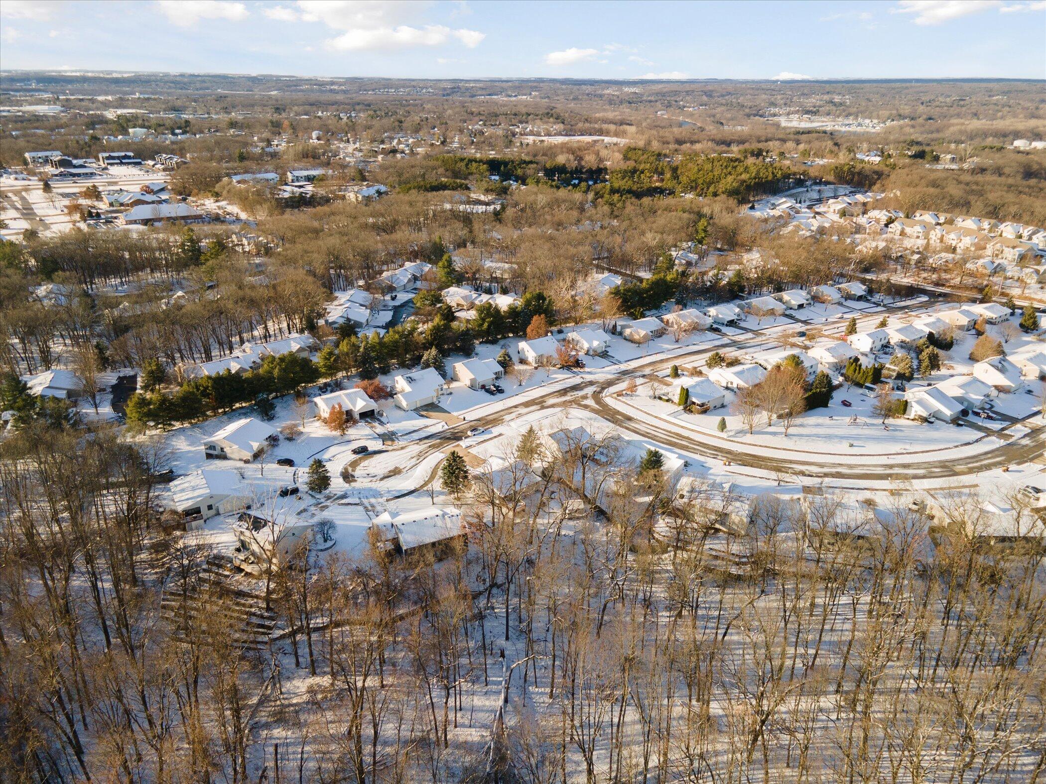 4238 Summerwind Avenue NE