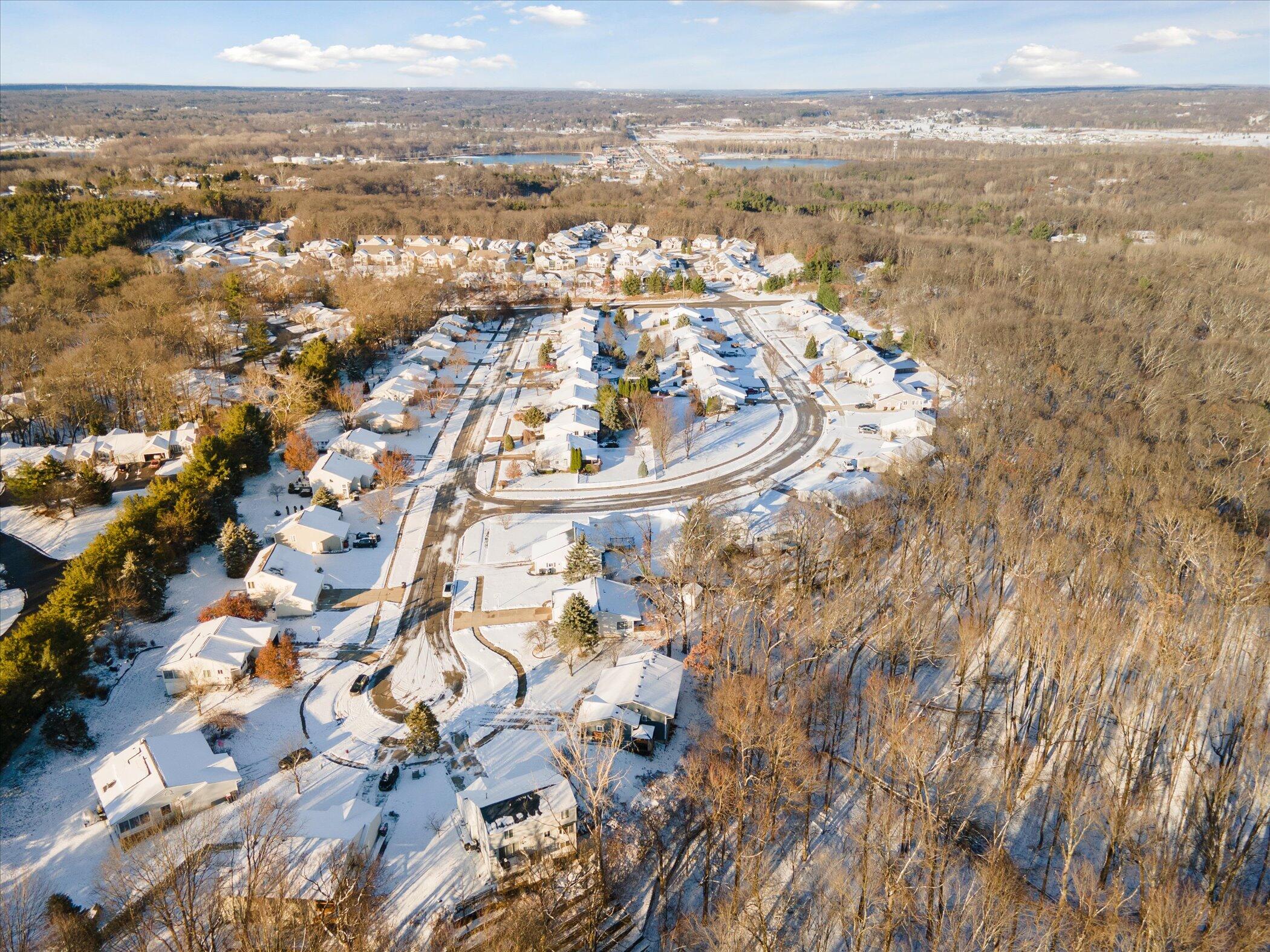 4238 Summerwind Avenue NE