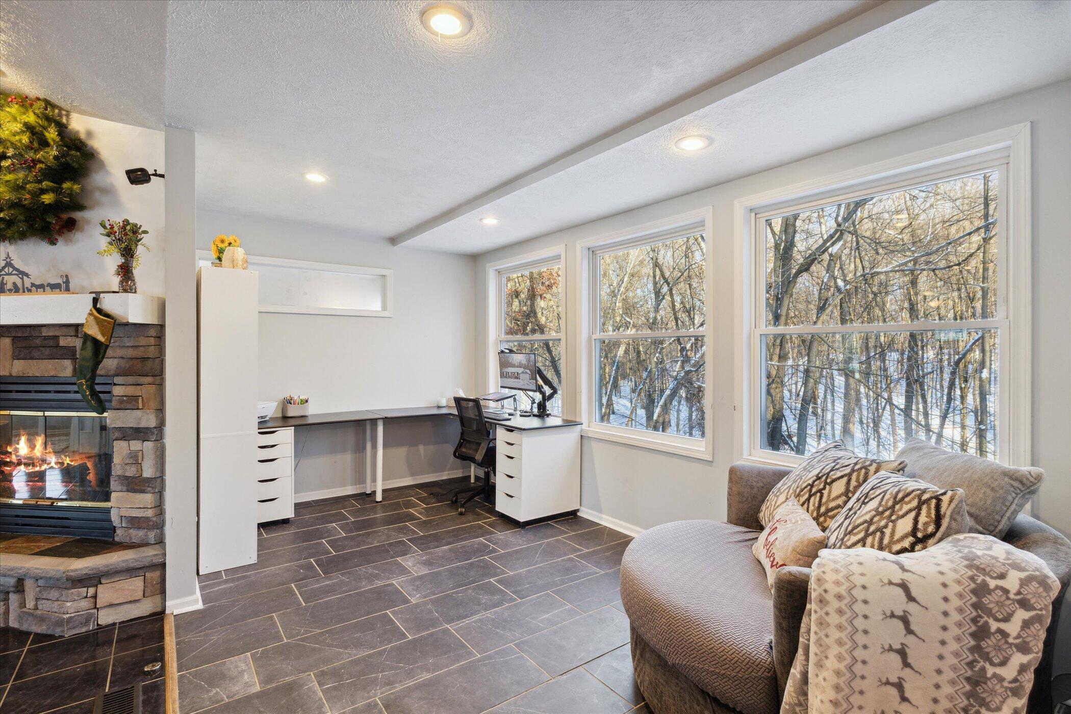 4238 Summerwind Avenue NE