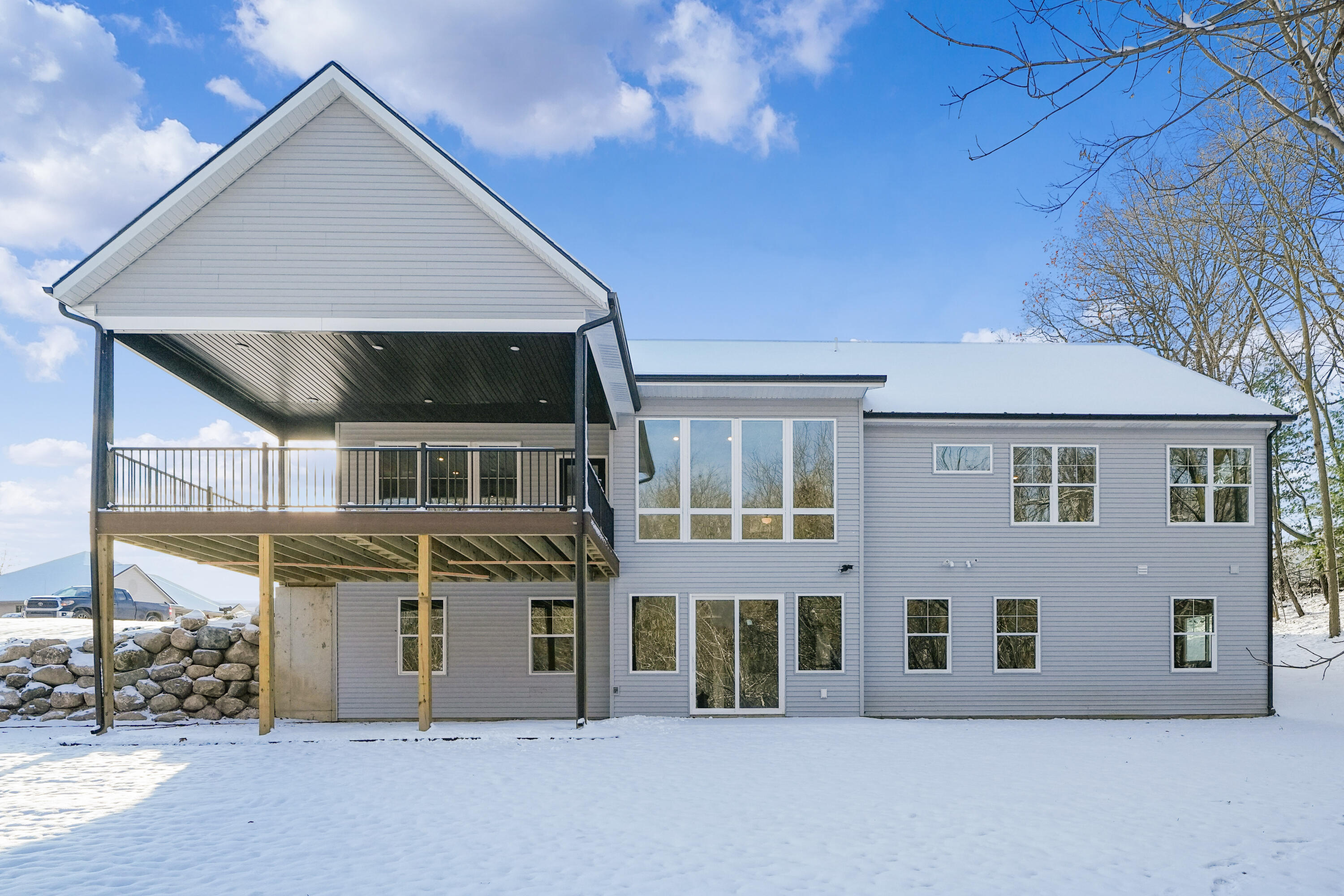 5499 Silverstone Drive NE