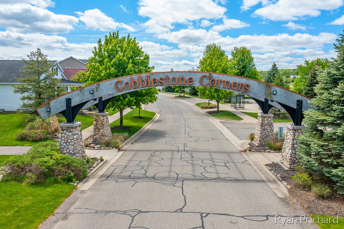 1000 Cobblestone Way Drive SE