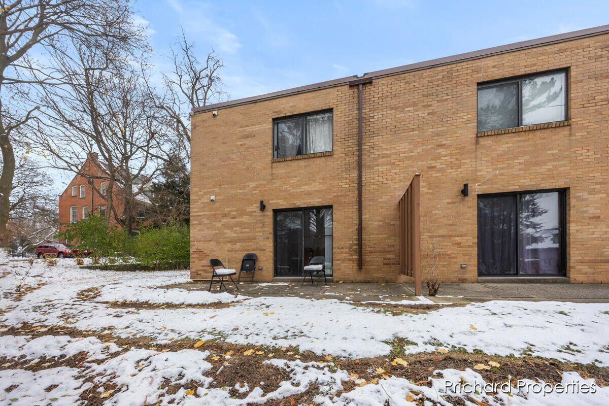 23 College Avenue SE, 13