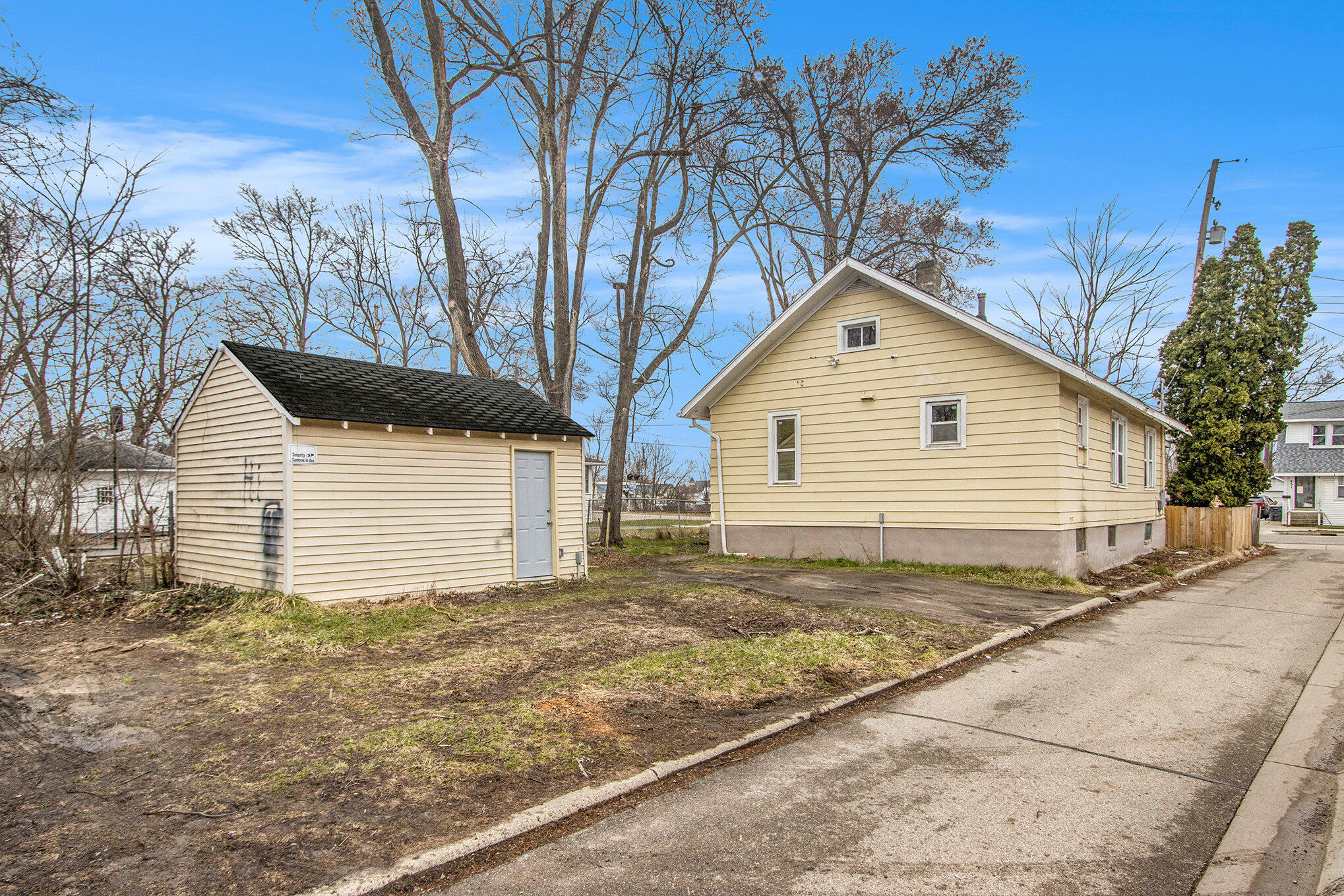 448 E Stockbridge Avenue