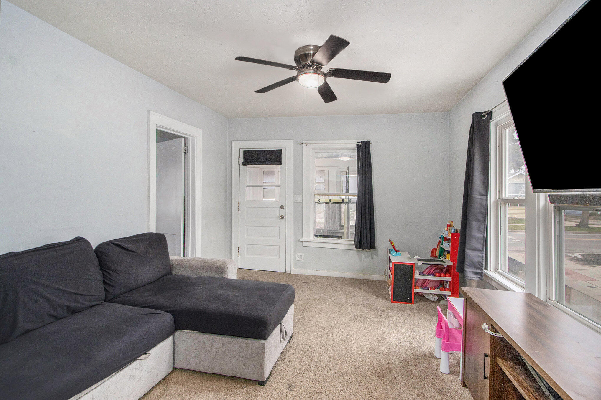 448 E Stockbridge Avenue