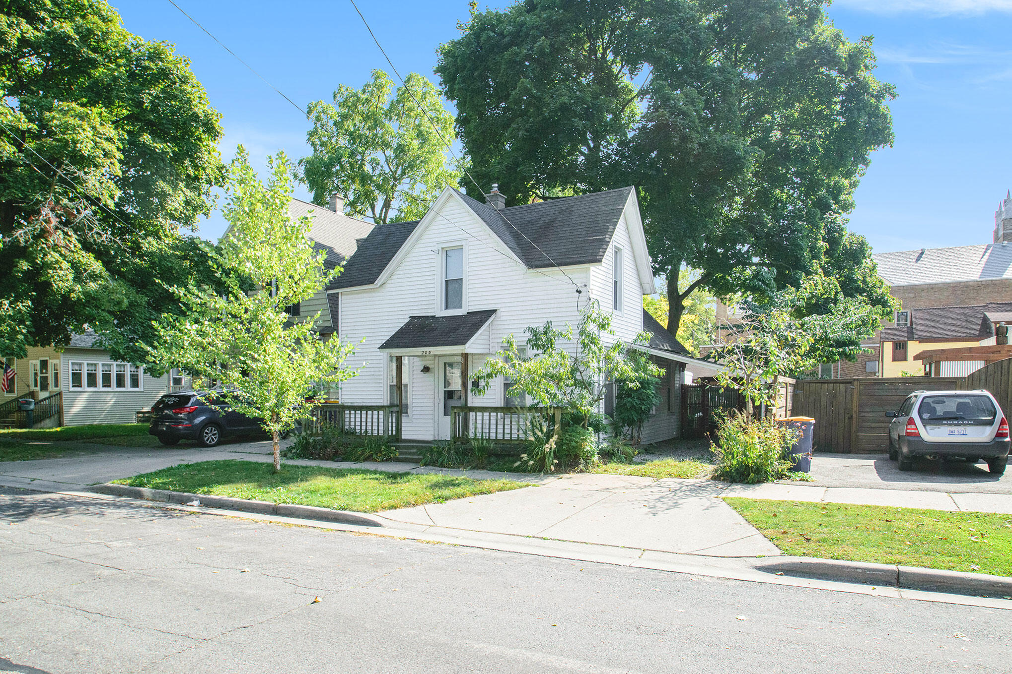 208 Palmer Street NE