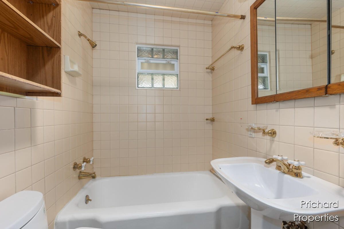 3320 Woodward Avenue SW