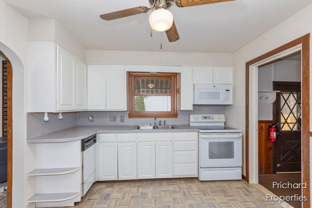 3320 Woodward Avenue SW