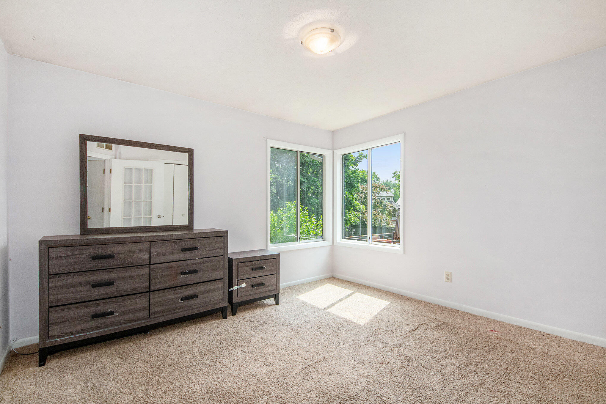 734 Springwood Drive SE