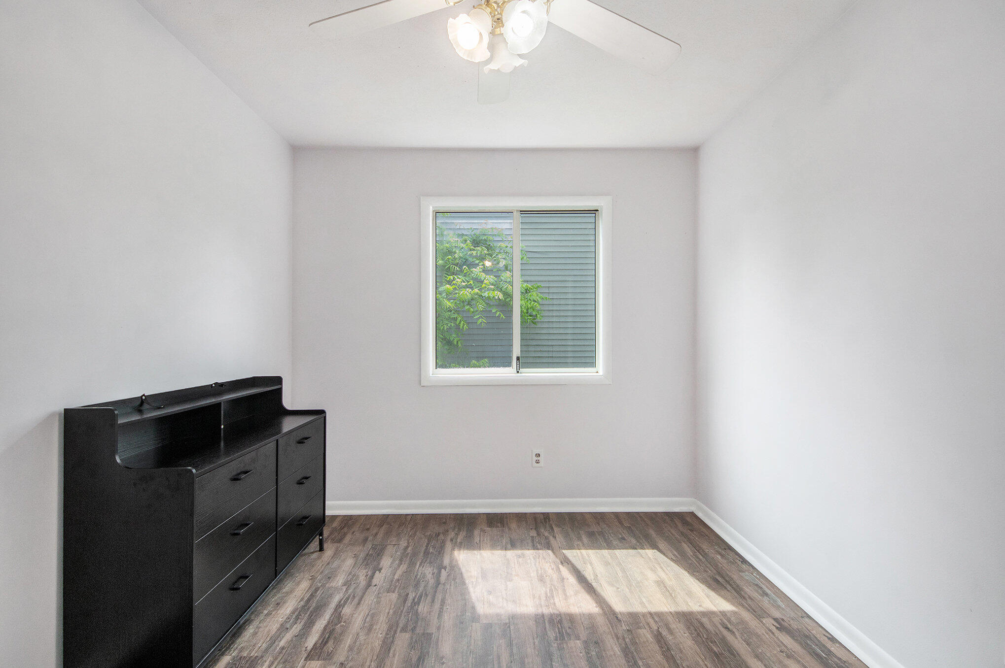 734 Springwood Drive SE