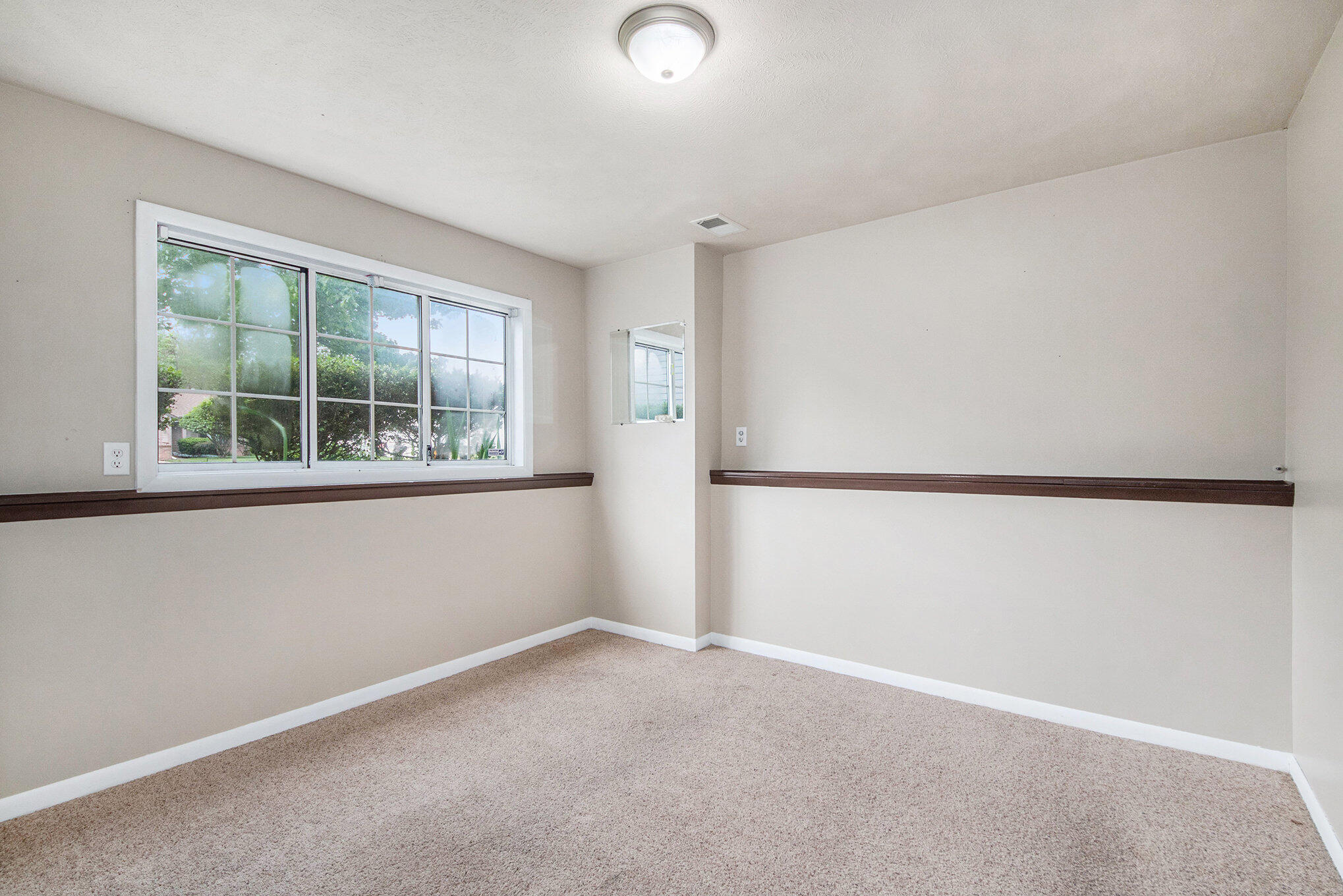 734 Springwood Drive SE