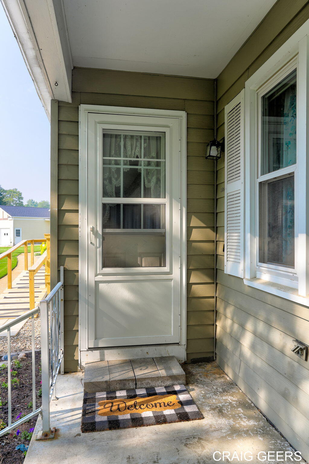 1061 Village Lane, 235