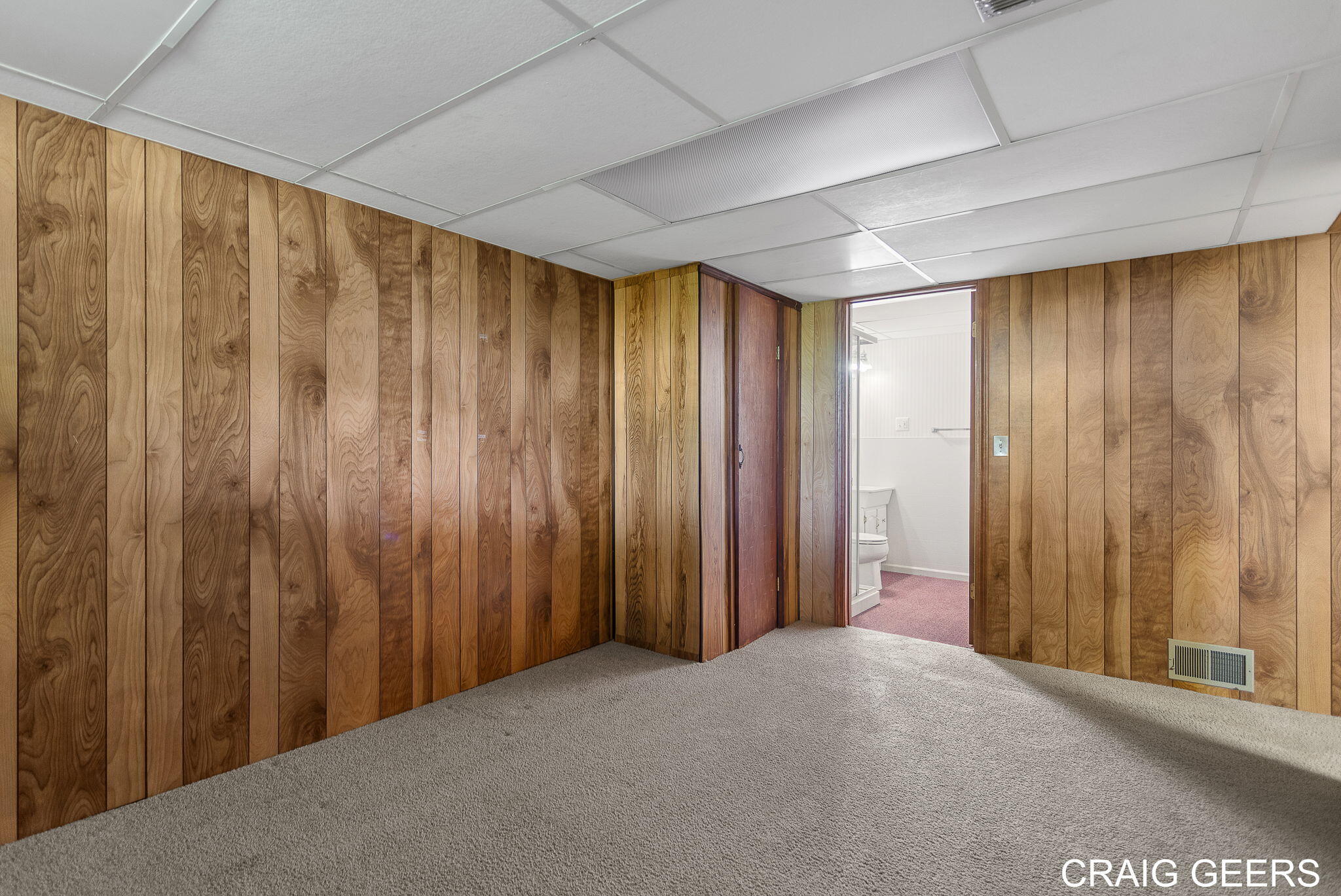 1061 Village Lane, 235