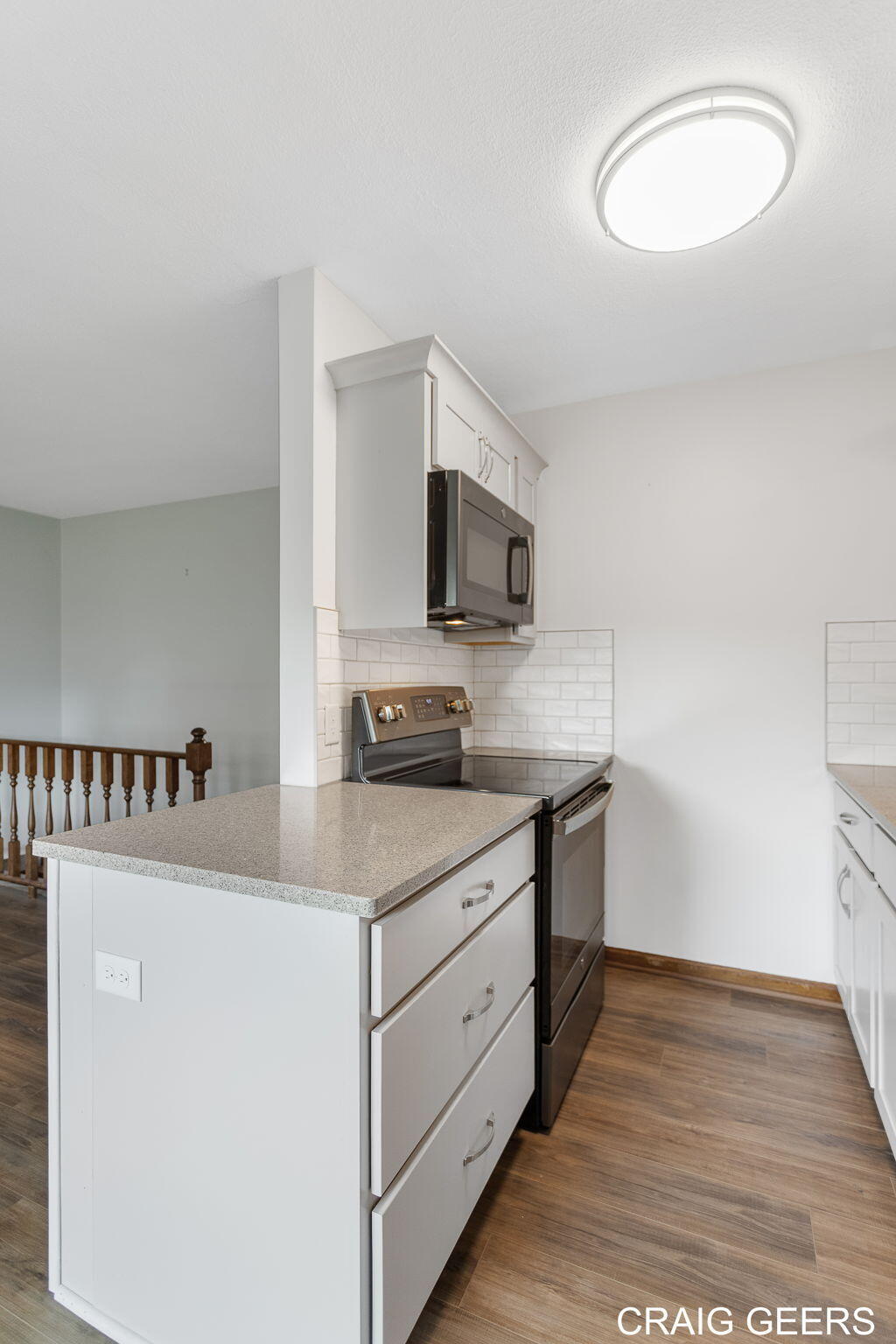 1061 Village Lane, 235