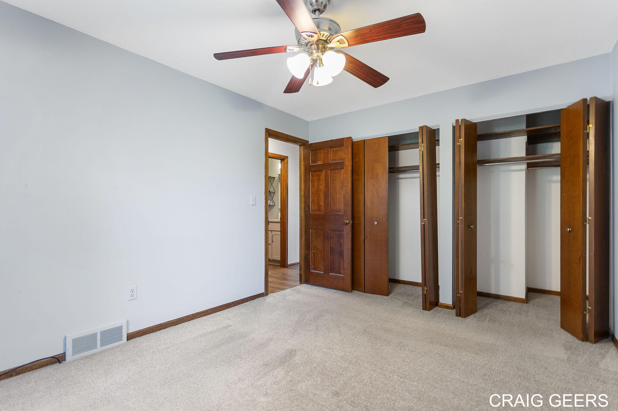 1061 Village Lane, 235